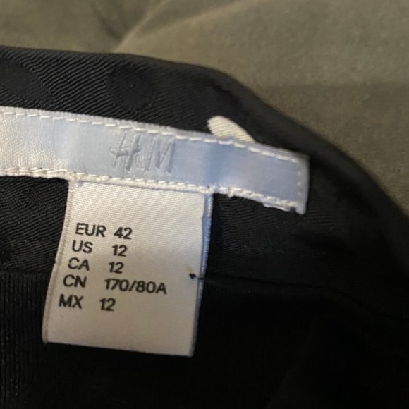 H&M Black Polka Dot Satin Ruffle Skirt - Picture 6 of 6